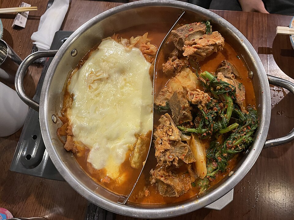 Chuncheon's Fiery Secret: Unveiling the Delicious Layers of Dakgalbi