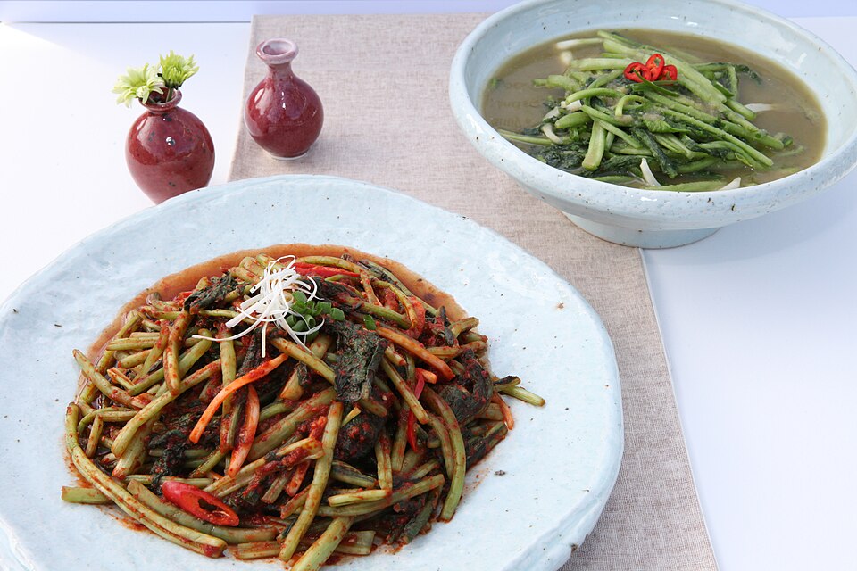 The Refreshing Crunch: Why Yeolmu Kimchi is Your Next K-Food Obsession